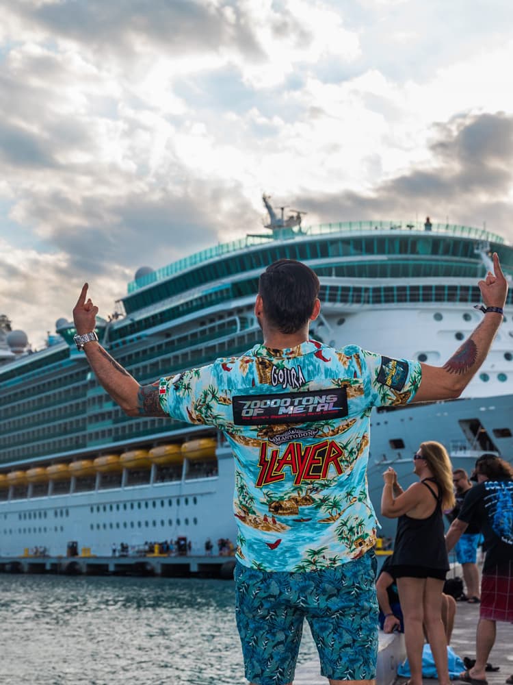 70000TONS OF METAL ship